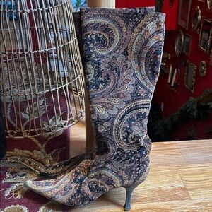 Vintage Diba boho Paisley Tapestry kitten heel pointed toe boots
